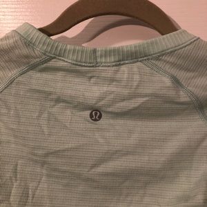 Lulu lemon long sleeve workout shirt